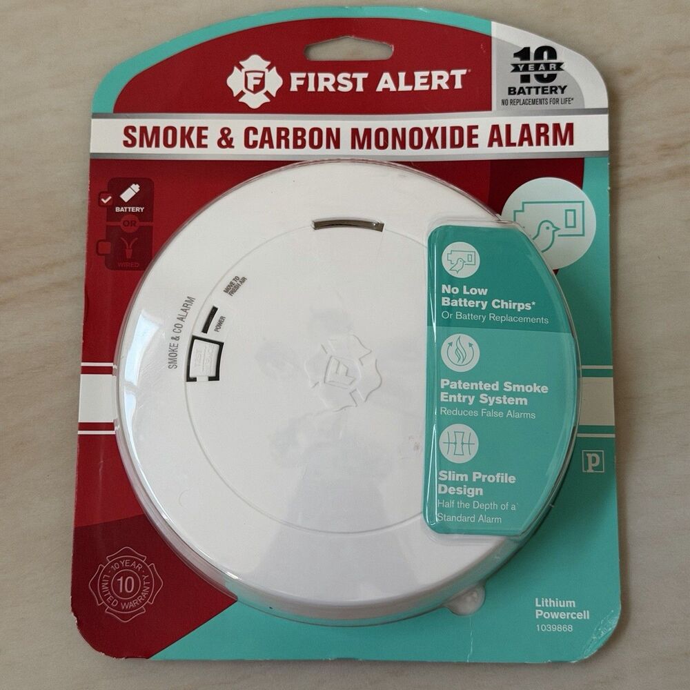 First Alert 1039868 Battery-Powered Smoke & Carbon Monoxide Alarm - White